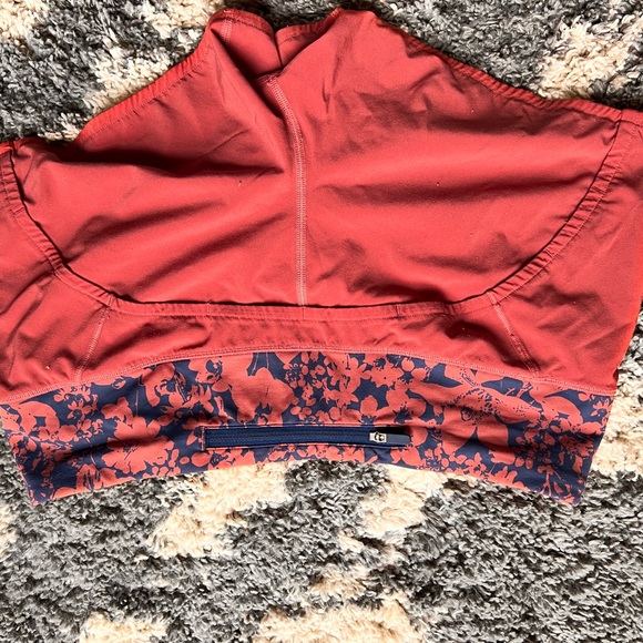 Lululemon size 6 dance shorts excellent condition - Picture 3 of 5